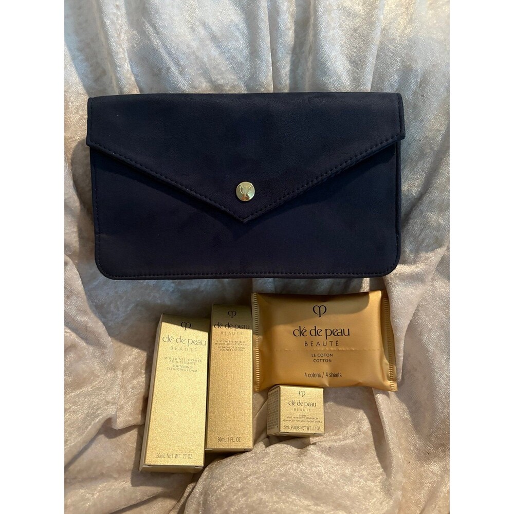 Cle de peau set of 4 plus bag